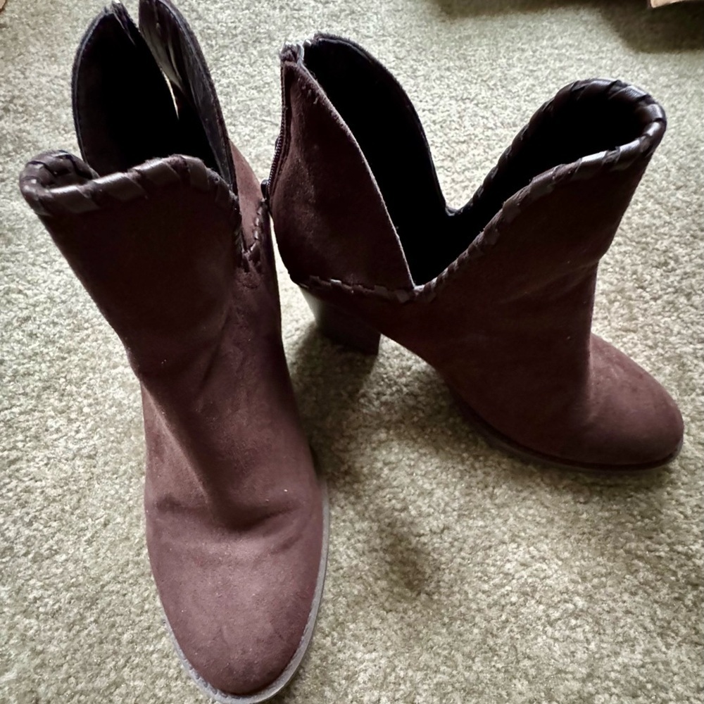 Market & Spruce Tori Bootie in expresso. sz6